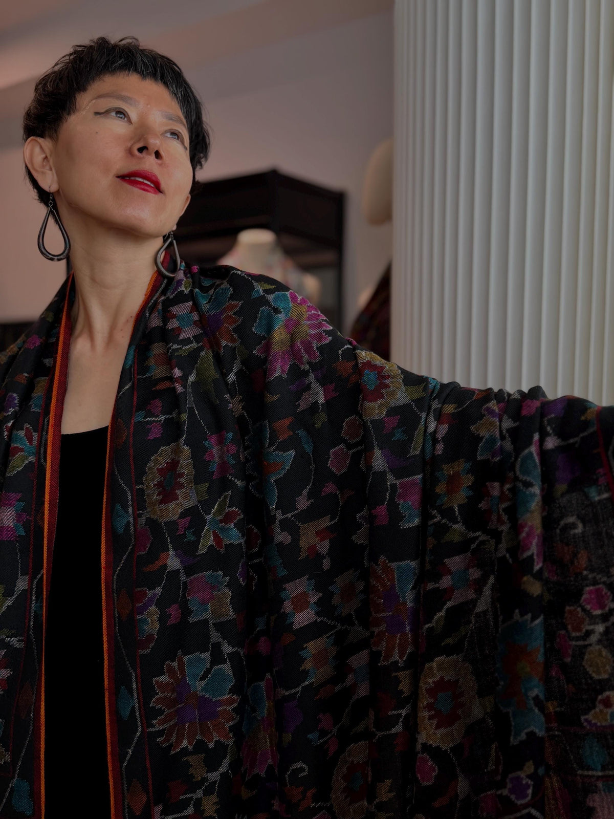 Black Floral Kani Pashmina Shawl with Intricate Designs