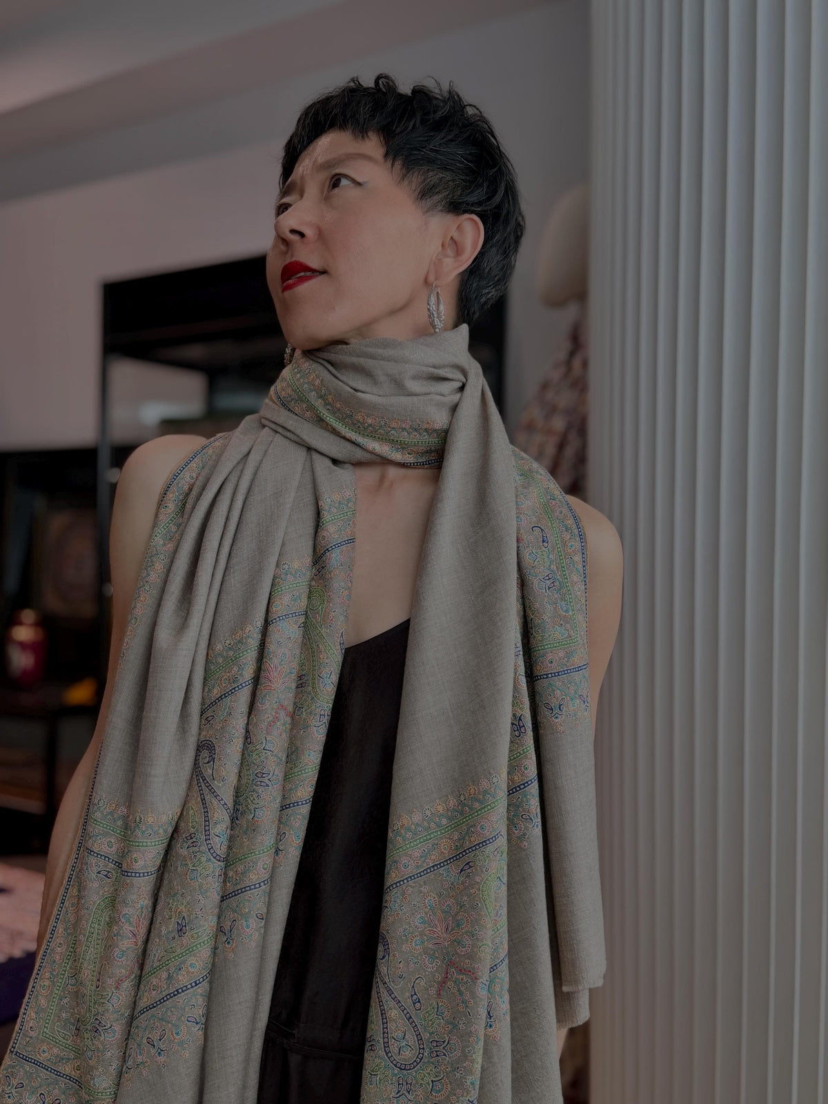 Gray Paisley Design Pashmina Shawl with Intricate Embroidery Details