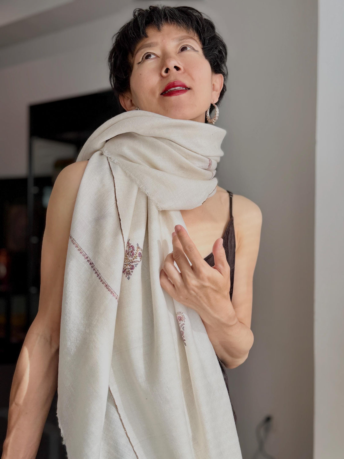 Extra Fine Ivory Silk Embroidered Pashmina Shawl with Elegant Buti Designs