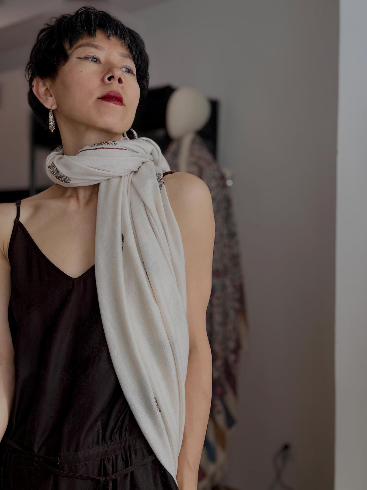 Extra Fine Ivory Silk Embroidered Pashmina Shawl with Elegant Buti Design