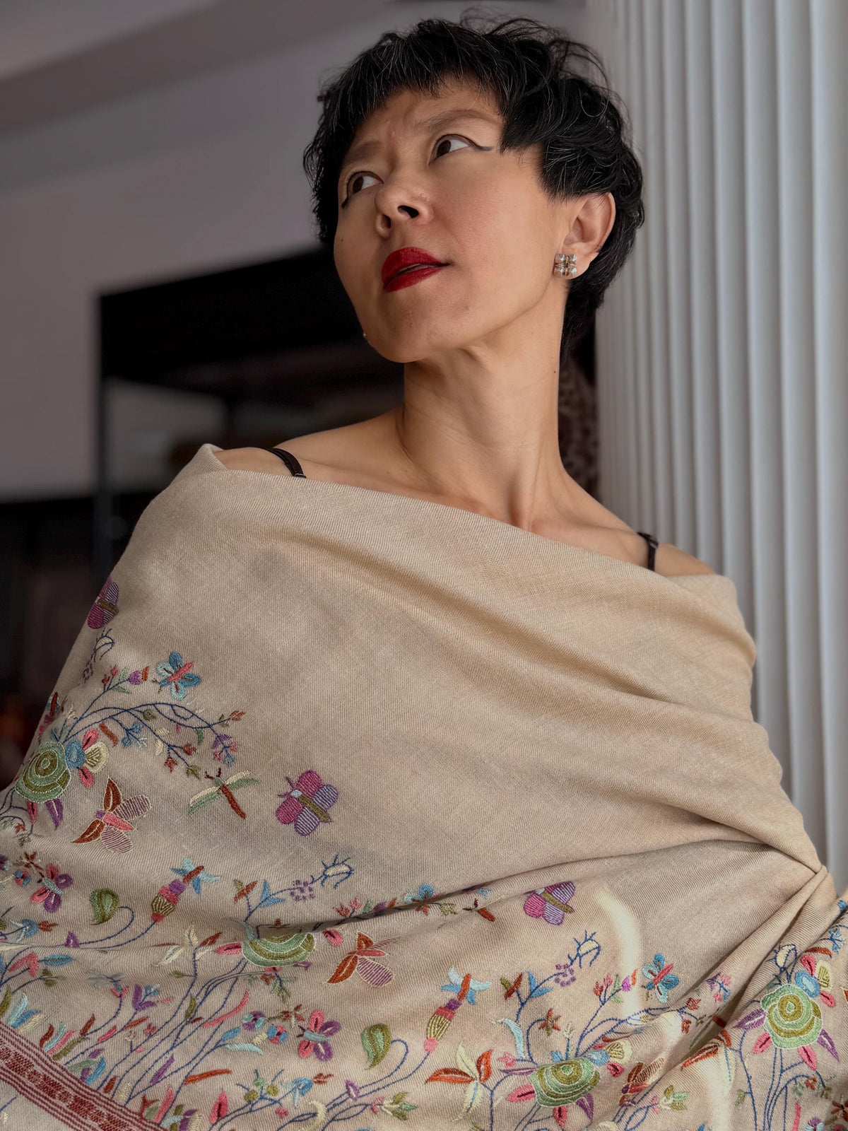 Ivory Palla Embroidered Pashmina Shawl with Modern Floral Design