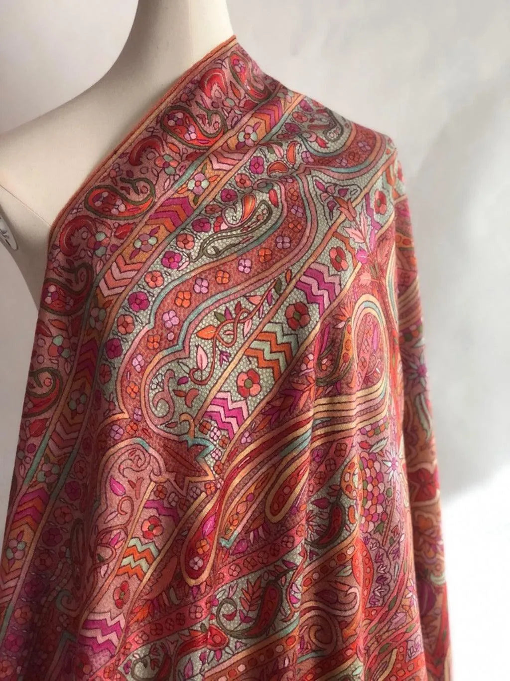 Dancing Almond Design Sozni Jamawar Embroidery Pashmina Shawl - the Atelier H