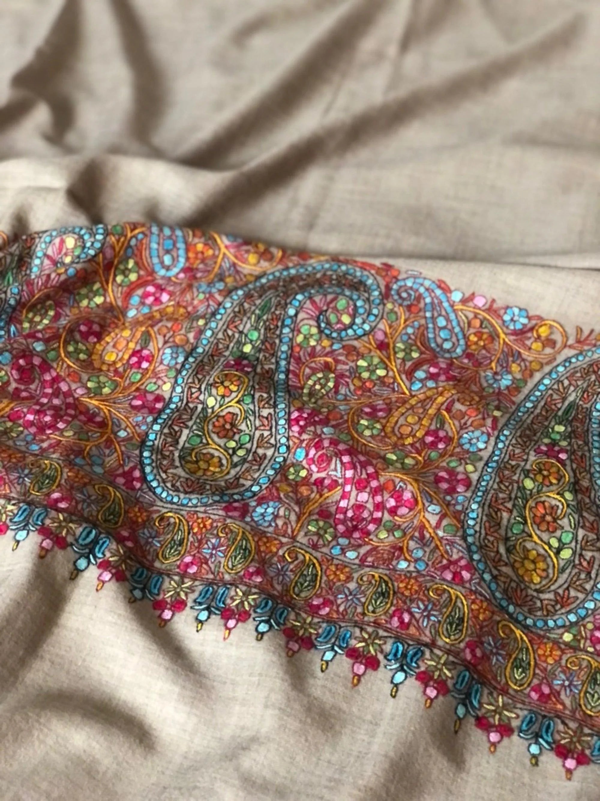 Classic Almond Palla Embroidery Pashmina Shawl - the Atelier H