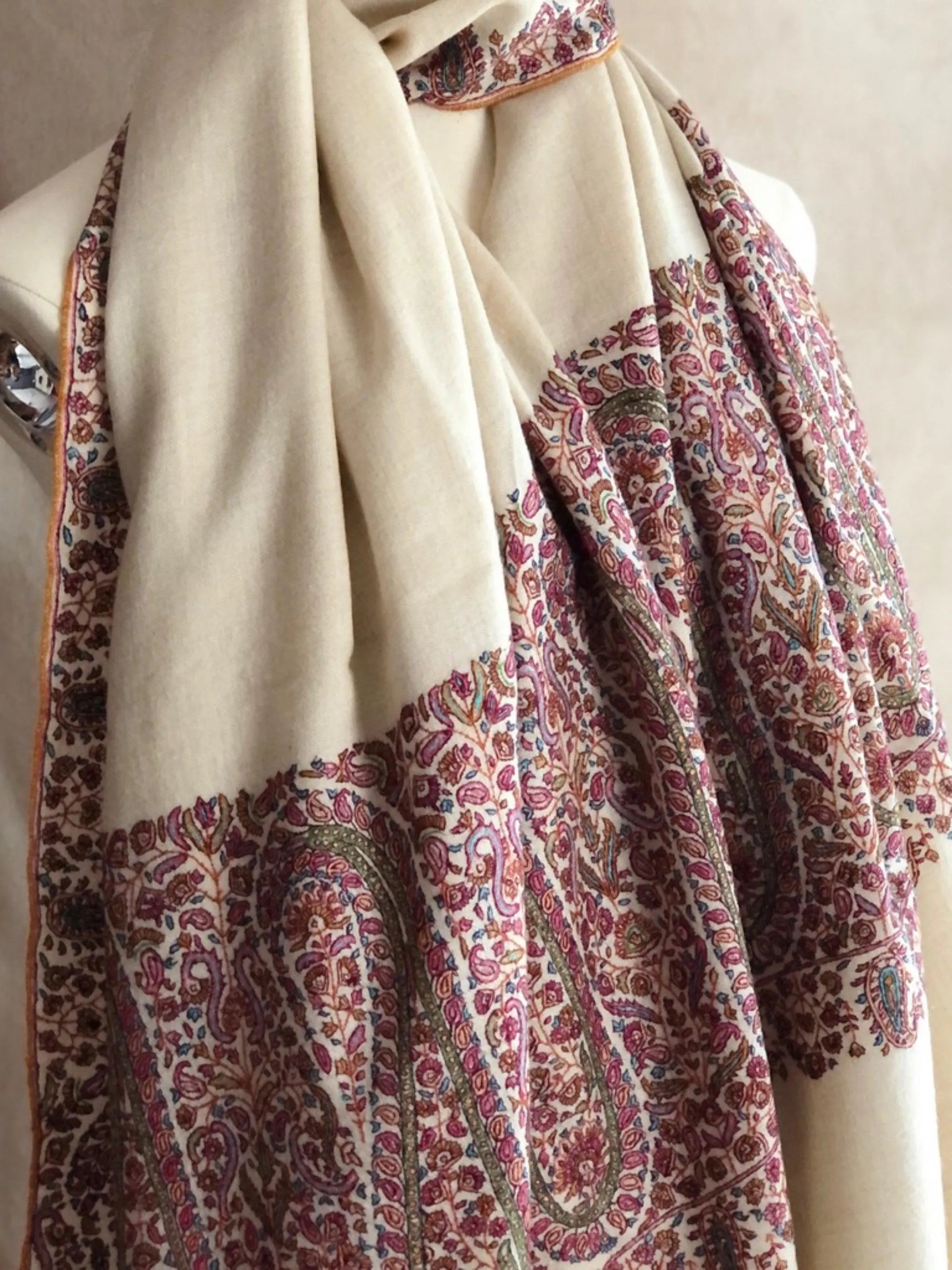 Classic Paisley Design Embroidery Pashmina Shawl - the Atelier H