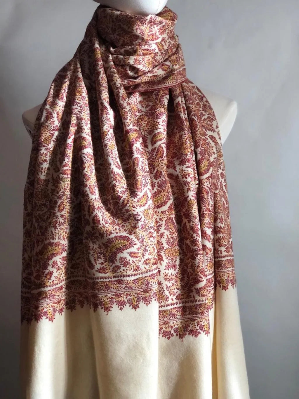 White Paisley Design Sozni Jamawar Embroidery Pashmina Shawl - the Atelier H