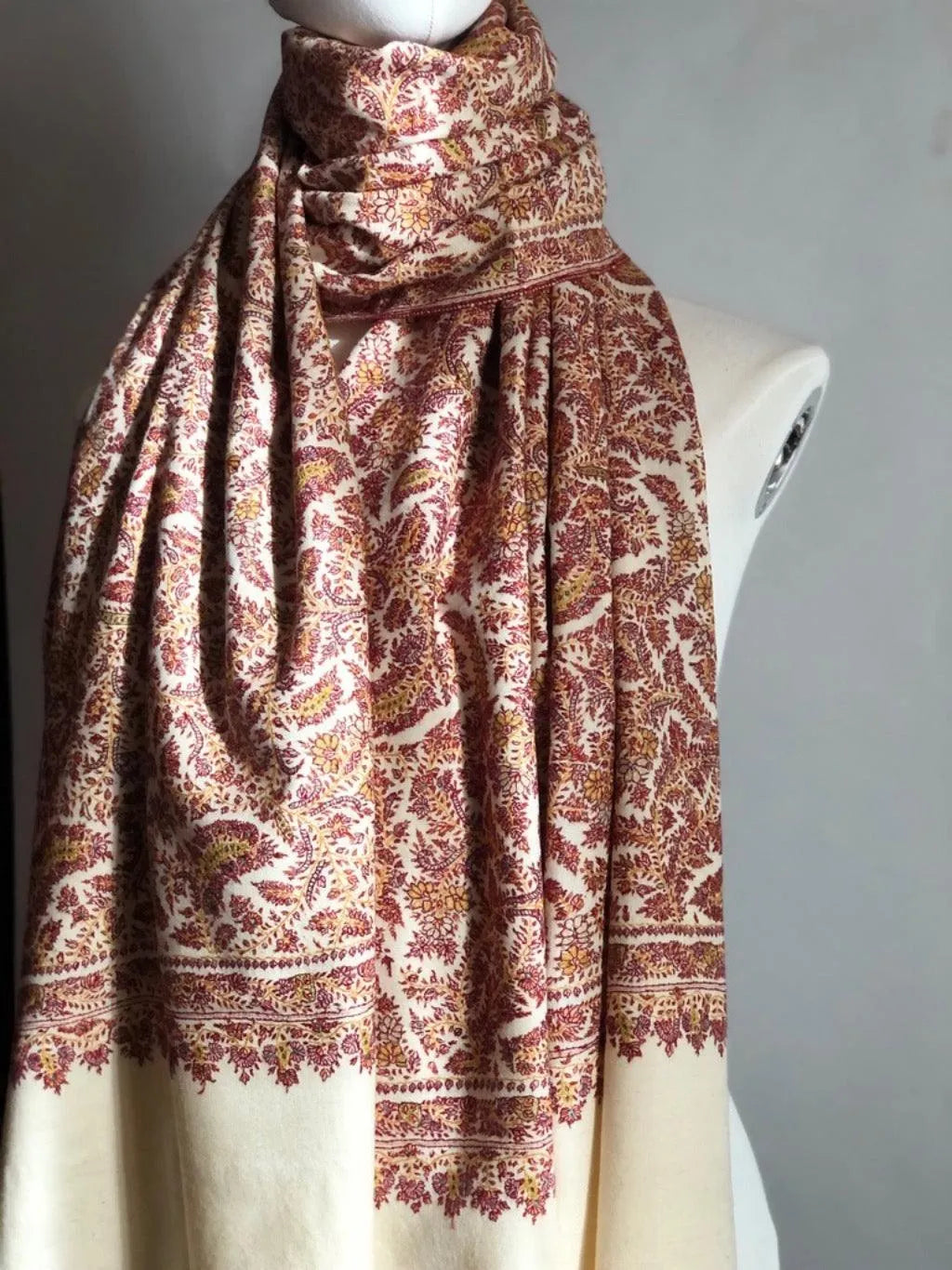 White Paisley Design Sozni Jamawar Embroidery Pashmina Shawl - the Atelier H