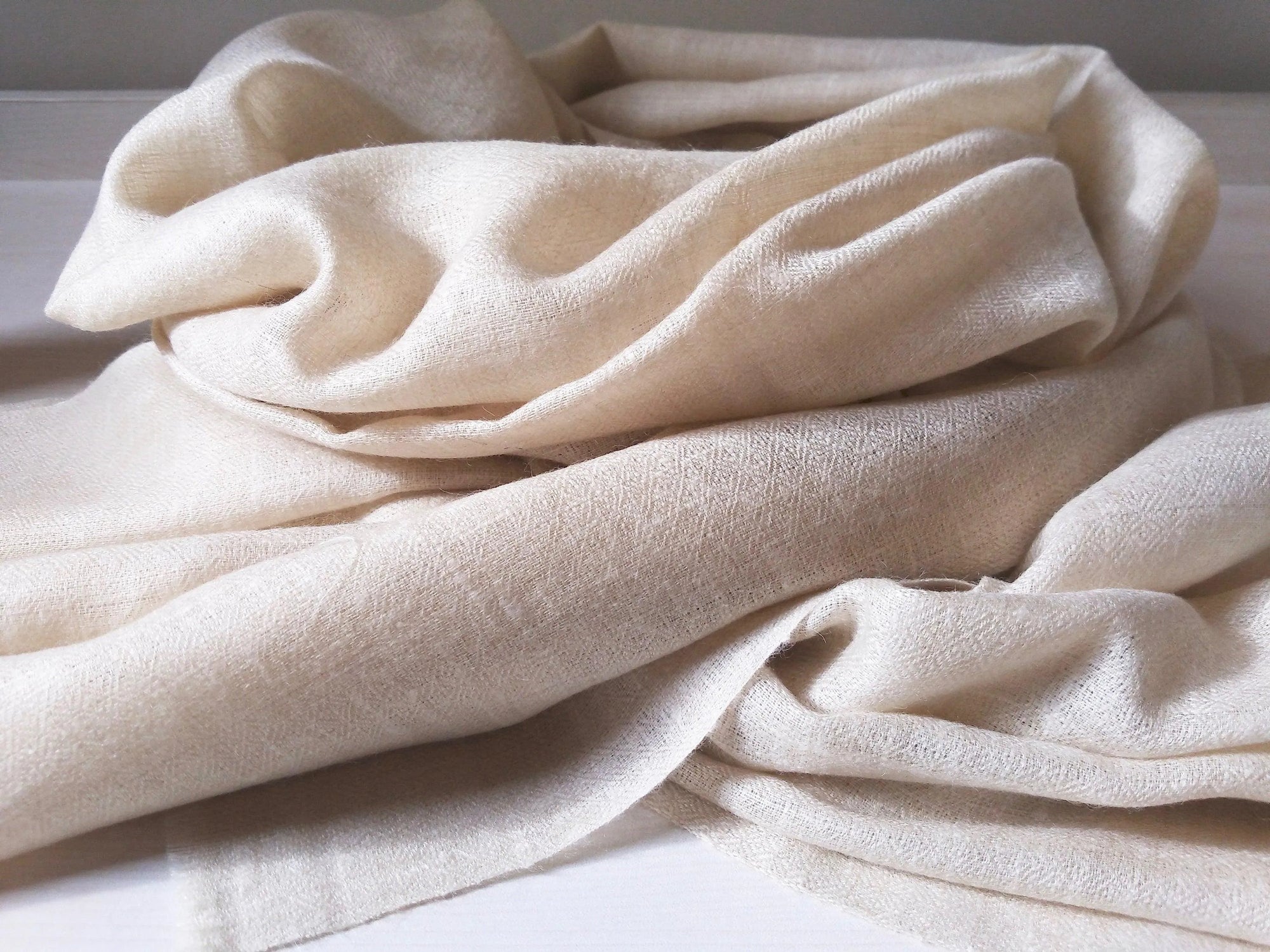 Natural White Handmade Plain Pashmina Shawl - the Atelier H