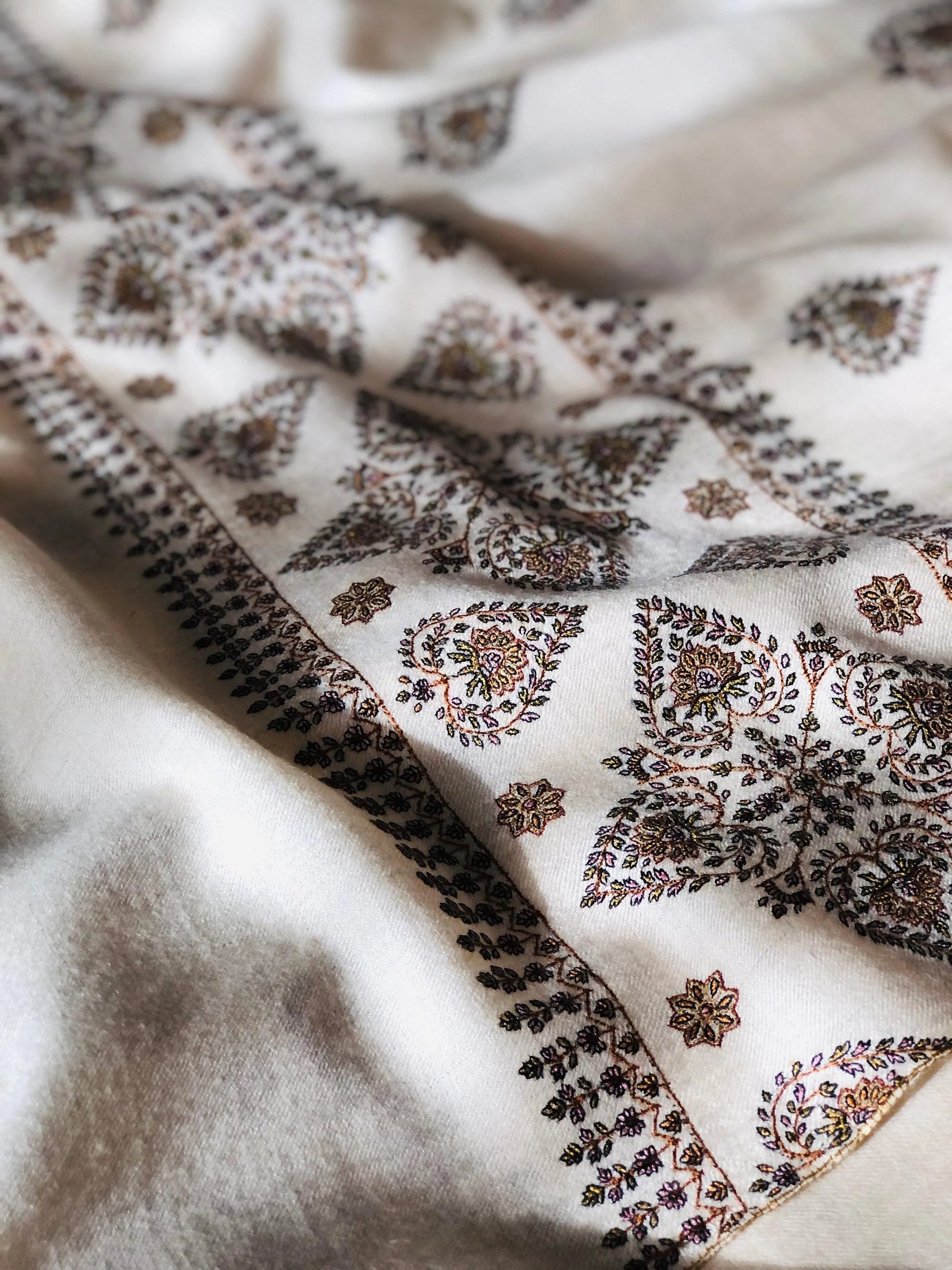 White Palla Design Silk Embroidery Pashmina Shawl - the Atelier H